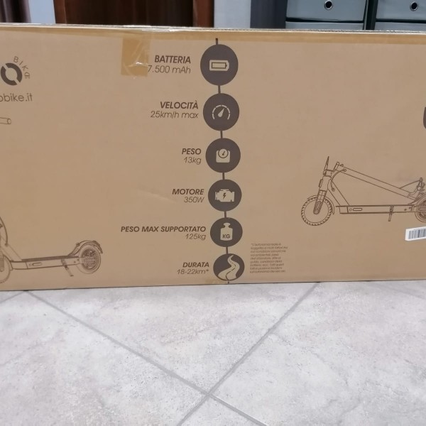 VIVOBIKE VMS2U monopattino elettrico 25 km/h Potenza motore: 350 W Velocità: 25 km/h - Autonomia: 20 km